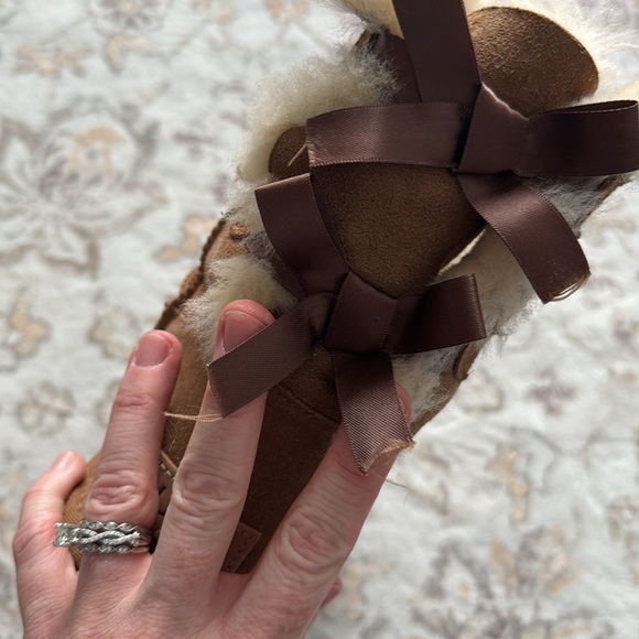 UGG Bailey Bow Boots Brown Women’s Size 9 Faux Fur Lined Chestnut Double Bow - Picture 12 of 16